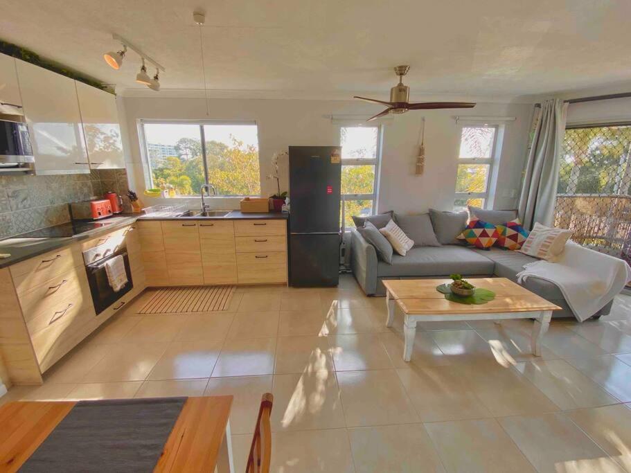 גולד קוסט Broadbeach, Stylish Apartment Close To Everything מראה חיצוני תמונה